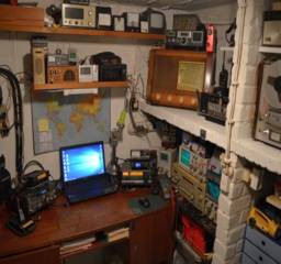 My shack, nothing fancy and almost all vintage equipment